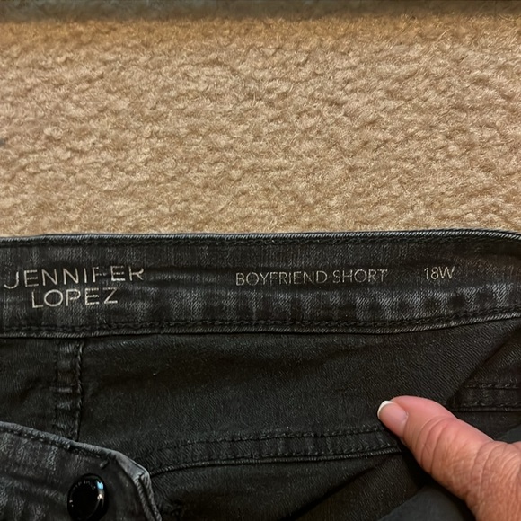 J-Lo Black Jean Shorts - Picture 6 of 6